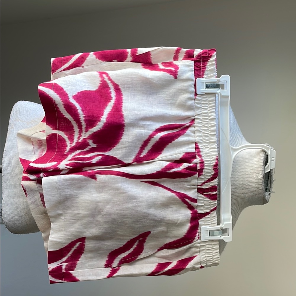 Finley Pink and White Bermuda Shorts with Dynamic Pattern